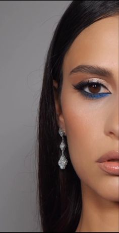 Gold Makeup Looks, Soft Eye Makeup, Brunette Makeup, Eye Makeup Styles, Formal Makeup, Dark Makeup, Dress Makeup, Blue Makeup