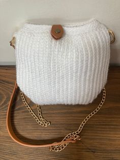 Size: 21x19cm Colors: white; lining: white with brown flowers Material: fabric: acrylic; lining: cotton Handmade, leather handle Brown Flowers, Crochet Tote Bag, Crochet Tote, Handmade Leather, Leather Handle, Cross Body Handbags, Purses And Handbags, Crossbody Bags, Tote Bag