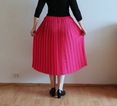 "Pleated Skirt Vintage Skirts Women's Skirts 80s Accordion Pleated Midi Skirts Pink Skirt Elastic Waist Skirt Shown on model M/L Measurements: Waist: ~15 - 19\"/ 38 - 48 cm( lying flat) Length: 30\"/ 76 cm Condition: great Vintage Condition N.B. Color may slightly differ from picture Material: 100% polyester Please check measurements to insure a proper fit. Remember to allow yourself some extra room for movement. You can compare these with something from your closet that fits you well. Please co High Waist Retro Pleated Skirt, Retro Party Mini Skirt, Retro Spring Midi Pleated Skirt, Retro High-waist Pleated Skirt For Spring, Retro High Waist Pleated Skirt For Spring, High Waist Retro Pleated Skirt For Spring, Vintage Stretch Skirt For Spring, Vintage Stretch Skirt For Party, Retro Stretch Skirt For Party