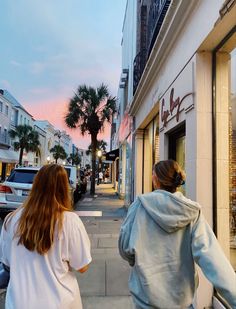 charleston king street chucktown south southern lifestyle shopping best friends bffs sunset walk Ski Aesthetic, French Summer, Italian Summer, Snow Skiing, Sunset Sky, Summer Adventures, European Summer, Neutral Colour Palette, Sky Aesthetic