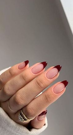 Kutek Disney, Maroon Nails, Nagel Tips, Colorful Nails, Smink Inspiration, Makijaż Smokey Eye, Burgundy Nails, Red Nail, Oval Nails