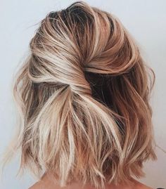 5 easy wedding hairstyles for short hair that aren't boring or mumsy. Simple Wedding Hairstyles, Balayage Blonde, Short Wedding Hair, Cute Hairstyles For Short Hair, Blonde Bobs, Half Up Hair, Good Hair Day, Halloween Make