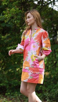 Composition : 100% Cotton Poplin Cotton Retro Dress For Brunch, Retro Cotton Dress For Brunch, Long Sleeve Cotton Mini Dress For Garden Party, Cotton Poplin, Composition, Floral