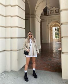 Josi Pellicano, Outfit Botas, Easy Does It, Random Style, City Outfits, Trendy Fall Outfits, Curvy Girl Outfits, Autumn Outfit