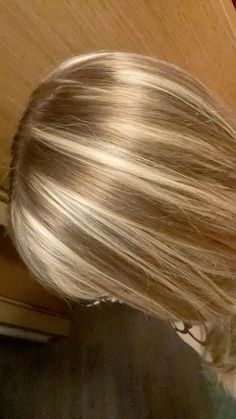 Hair Ideas Brown Highlights, Jessica Alba Hair Highlights, Hair Blonde Highlights On Brown Hair, Brown Hair With Blonde Streaks 2000s, Brown W Highlights Hair, Hair Dye Chunky Highlights, Chunky Brown Lowlights In Blonde Hair, Brown Blonde Skunk Hair, 2000 Chunky Highlights