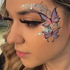 Step By Step Butterfly Face Paint, Glitter Butterfly Makeup, Butterfly Festival Makeup, Butterfly Makeup For Kids, Make Up Mariposa, Butterfly Face Makeup, Face Painting Adults, Face Painting For Adults