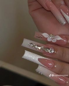 Nails Art Simple, Nail Art 2022, Design Nails Art, Nail Art 2023, Maroon Nail, Nail Art For Short Nails, Art For Short Nails, Quince Nails, 2023 Nail