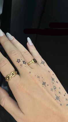 Sparkling Star Finger Tattoo Design
#FingerArtistry #TattooInspiration
#CelestialDesign #SparklingTattoo
#StarryInk #FingerTattoo #InkMagic #TinyTattoo #StarDesign #InkArtm #TattooLove #FingerArt #FingerTattoo #TrendyTattoo #StarFingerTattoo Sparkles Hand Tattoo, Y2k Tattoo Ideas Hand, Star Tattoos Hand, Tattoos For Women Stars, Hand Sparkle Tattoo, Pretty Hand Tattoos For Women, Star Finger Tattoo, Cool Hand Tattoos, Tattoo Main