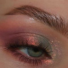 Makeup Inspo Colorful, Indie Eyeshadow, Clionadh Cosmetics, Thick It Stick It, Graphic Makeup, Makijaż Smokey Eye