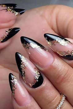 Black And Gold Nails, Design Black Gold, Long Press On Nails, Gold Nail, Flower Nail Designs, Fake Nails With Glue, Black Nail Designs