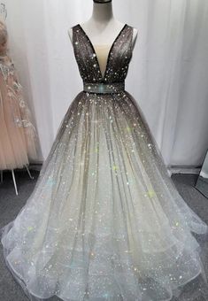 Evening V-neck Tulle Ball Gown, Evening Tulle Ball Gown With V-neck, V-neck Tulle Ball Gown For Evening, V-neck Tulle Evening Dress For Prom, Acotar Starfall Dress, Night Court Dress, Galaxy Wedding Dress, Long Fairy Dress, Starfall Ball