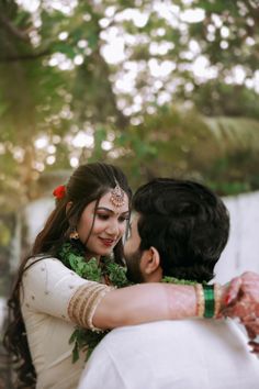 #keralaweddingstyles #keralawedding #keralaweddingphotography #blouses #thrissur #kochi #bridalmakeupartist #bridalshower #weddingessentials #southindianbride #postweddingshoot #saree #kerala #bangle #savethedate #bridesessentials #keralabride #bridal #romance #couplegoals #hindubride #christianbride #malluwedding #mallugram #preweddingshoot #tamil Guruvayoor Wedding Bride, Kerala Wedding Couple Poses, Kerala Hindu Wedding Photos, Hindu Wedding Couple Photos, Guruvayoor Temple, Saree Bride, Indian Wedding Clothes For Men