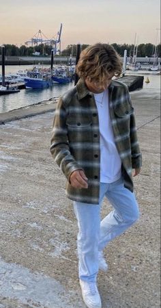 Trendy Boy Outfits, Mens Trendy Outfits, Street Style Outfits Men, Fall Outfits Men, Mens Casual Dress Outfits, Men Stylish Dress, Guys Clothing Styles, Mens Outfit Inspiration