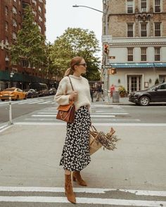 Autumn Fashion Inspiration & My Autumn Wishlist » Wolf & Stag Winter Clothes Women Casual, Vinter Mode Outfits, Winter Mode Outfits, Rok Outfit, Streetstyle Outfit, Peplum Tops, Rock Outfit, Wonder Women, Midi Skirts