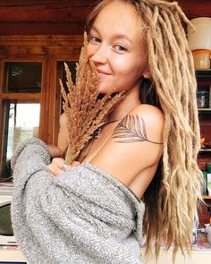 Hi, Friend! Blond Human Hair Dreadlock Extension Permanent Natural Dreads 100% Real Hair Decorations for dreadlocks as a gift) 💜Natural looking 💜Thickness is 0.2-0,3 inch (5-7 mm) 💜Length: 9 - 28 inches ( 20-70 cm) 💜Material: human hair , Slavic and European human hair, all hair is very soft and smooth, the extentions are ready to be attached to the ends of existing dreadlocks. 💜Full set: Thin hair - 40 dreads Medium hair - 50 dreads Thick hair - 60-70 dreads On the photo my work!! * If you Hippie Dreads, Low Maintenance Short Haircut, Boho Hair Wrap, Soft Dreads, Blonde Dreadlocks, Blonde Dreads, Natural Dreads, Short Shaved Hairstyles, Dreadlock Styles