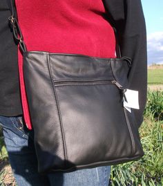 Large Emily style  Made in the USA by thepursepeddlers on Etsy, $75.00 Emily Style, Black Leather Purse, Purse Black, Crossbody Purse, Leather Purse, Made In The Usa, Leather Purses, Purses Crossbody, Crossbody Bags