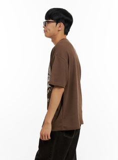 Product Detail Style : Street, Casual Occasion : Back to school Type : Men, TShirts Print : Graphic Material : Polyester, Spandex Sleeve : Short sleeve Neck : Round neck Fit : Loose fit Polyester95 Spandex5 Color : Black, Brown, Light beige Made in Korea Model Size Model is wearing size M/L and the color Brown. Height : 5'9" | 176cm / Top : M / Bottom : L (30 inch) .prddescription table, .prddescription td, .prddescription th { border : 1px solid black; border-collapse : collapse; padding: 10px; Brown Crew Neck T-shirt With Text Print, Brown Text Print Crew Neck T-shirt, Casual Brown T-shirt With Graphic Print, Sporty Brown Short Sleeve T-shirt, Sporty Brown Cotton T-shirt, Casual Brown Crew Neck T-shirt, Brown Crew Neck Urban Top, Brown Urban Crew Neck Top, Urban Brown Crew Neck Top