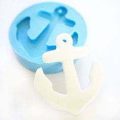 Anchor for making candies to top cup cakes Nautical Treats, Anchor Cupcakes, Diy Anchor, Anchor Birthday, Anchor Wedding, Cupcake Pictures, Ahoy Its A Boy, Nautical Themed Party, Nautical Birthday