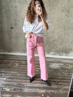 Vintage COUGAR high-rise pink jeans, straight & flare, bell bottoms, made of cotton, fits S-M, perfect condition Measurements: Waist 79 cm / 31.1" Hips 100 cm / 39.4" Length 103 cm / 40.6" Y2k Full Length Cotton Flare Jeans, Y2k Style Pink Jeans With Pockets, Pink Wide Leg Y2k Pants, Y2k Style Flare Jeans For Spring, Y2k Pink Wide Leg Pants, Y2k Pink Jeans With Pockets, Pink Y2k Style Wide Leg Pants, 90s Style Pink Wide Leg Pants, 90s Style Pink Cotton Jeans