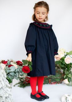 SIZE GUIDE : If you are hesitating between two sizes, we recommend going up one size (3M : newborn to 3 months ; 6M : 3 to 6 months ; 12M : 6 to 12 months ...) The perfect casual Christmas Eve dress to wear every day during the season French elegant handmade 3/4 bishop navy dress with a ruffled smocked collar. (variant Christmas Eve Dress, Antoinette Dress, Navy Christmas, Girls Smocked Dresses, Girls Holiday Dresses, Navy Blue Print, Red Details, Blue Tartan, Eve Dresses