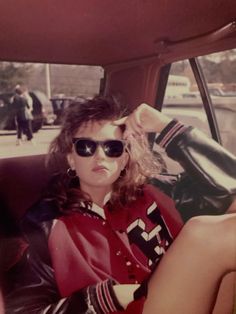 80s Fashion For Women Aesthetic, 80s Profile Picture, 80s Aesthetic People, 80s Real Photos, 1980s Outfits Aesthetic, 80s It Girl Aesthetic, Life In The 80s, 80s Outfit Inspo Women, 80s America Aesthetic