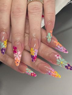 Unghie Sfumate, Kutek Disney, Fake Nails Long, Manicure Diy, Flower Nail Designs, Fake Nails With Glue, Floral Nails, Nail Arts, Artificial Nails