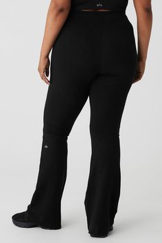 With all the makings of a perfect chill pant, the Sway Bootcut Sweatpant elevates any lounge look with tailored lines and an elongating boot cut. The buttery-soft, cotton modal fabric moves with you while an external drawcord and a sweetheart back yoke lend a lifted look. Boot Cut Leggings, Lounge Looks, Modal Fabric, Alo Yoga, Boot Cut, Sweatpants, Lounge, Pants, Fabric