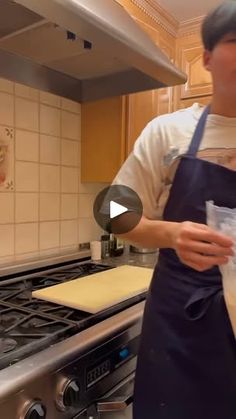 1.1K reactions · 191 shares | @stevenmotocooks here is a quick but extremely useful tip on how to tie piping bags! Just like how you mise en place ingredients, setting your piping bags up properly will lead you to a nice and easy cooking experience. This is one of the first things I learned when I started working at my restaurant and I realized that not many other people do this, even though it makes piping so much easier and cleaner. I hope you all learn something from this video, little things like these that you can apply to upgrade even your home cooking make me really excited :) as always feel free to comment below with any questions or message me directly!

#reels #culinary #culinaryarts #cook #cooking #chef #tip #learn #learntocook #skill #basics #tutorial #pipingbag #piping #restau