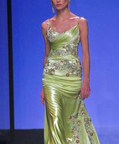 Tony Ward SS 2006 90s Runway, 00s Fashion, Tony Ward, Green Dresses, Iconic Dresses, Pretty Clothes, Fashion Mistakes