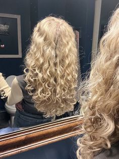 Annabeth Chase - Percy Jackson and the Olympians Braid Hairstyles For Long Hair, Rita Skeeter, Blonde Wavy Hair, Blonde Curly Hair, Hairstyles For Girls, Blonde Hair Girl, Blonde Curls, Blonde Hair Inspiration