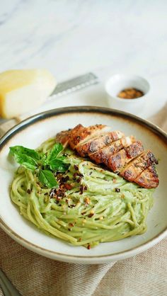 Creamy Avocado Pasta With Pan Fried Chicken Chicken Avocado Dinner, Chicken Avocado Pasta, Avocado Chicken Recipes, Pan Chicken Breast, Fried Chicken Ingredients, Creamy Avocado Pasta, Avocado Dishes, Texas Caviar, Green Pasta