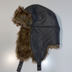 Gap Trapper Hat L/Xl Adjustable Hats With Faux Fur Trim For Cold Weather, Adjustable Faux Fur Trim Hats For Cold Weather, Adjustable Faux Fur Trim Cold Weather Hats, Casual Faux Fur Hats For Cold Weather, Casual Hats With Faux Fur Lining And Ear Flaps, Casual Faux Fur Winter Hat, Casual Hat With Faux Fur Lining And Ear Flaps, Fall Hats With Faux Fur Lining And Ear Flaps, Adjustable Hats With Faux Fur Lining For Fall