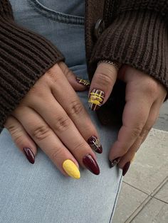 #nails#onglesmtl#nailsmtl#ongles#gelx#nailtech#apresnails#apresgelx#almondnails#instanails#gilmoregirl#gilmoregirlnails#burgundynails#fallnails#nails U Of M Nails, Mom Nails, Cosmo School, Lily Nails, Pretty Fingers, Girl Nails, Birthday Nails