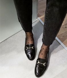 Mocassim usado com meia fina de poá Vinter Mode Outfits, Mode Tips, Casual Work Outfits, Looks Chic, Mode Inspo, Autumn Outfit, Work Wardrobe, Like A Boss, Business Casual Outfits