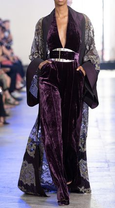 2019 Couture, Mode Kimono, Mode Boho, Velvet Fashion, Abayas Fashion, Elie Saab, Makeup Brush