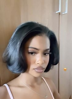 Old Money Bob Black Women, 90s Black Women Hair, Bob Blowout Black Women, 90s Short Hair Black Women, Short Bob Black Women, Tattoo Inspo Aesthetic, Up Do Hairstyles, Do Hairstyles