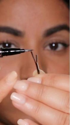 This is a guide on how to do foxy eyeliner. Learn a simple makeup hack in this quick post. Foxy Eyeliner, Facelift Makeup, Good Eyeliner, Powdered Eyeliner, Shaved Hair Cuts, Fox Eyes, Best Eyeliner, How To Apply Eyeshadow, How To Apply Eyeliner