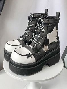 Dr Shoes, New Rock, Star Decorations, Platform Ankle Boots, Black Platform, Pretty Shoes, Platform Boots