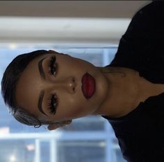 Makeup For Black Outfit Classy, December Books, Make Up For Black Women, Beautiful Short Hairstyles, Red Makeup Looks, Birthday Makeup Looks, Red Lips Makeup Look, Face Beat Makeup, Vegas Birthday