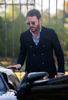 Bottega Veneta Blazer, Bottega Veneta Boots Outfit Men, Bottega Veneta Bag Outfit, Bag Outfit Men, Bottega Veneta Outfit Men, Bottega Menswear, Bottega Sunglasses 2021, Mens Fashion Suits Casual, Dapper Mens Fashion