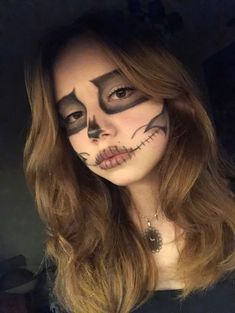 Skeleton Make Up Girl, Halloween Characters Makeup, Halloween Makeup 2024, Makijaż Sugar Skull, Sugar Skull Halloween Makeup, Calavera Makeup, Halloween Lip Makeup, Lip Makeup Ideas, Halloween Makeup Costume