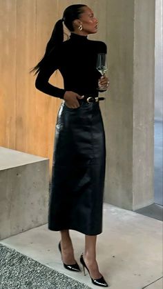 Chic Church Outfits Classy, Jasmin Tookes Style, Jasmine Tookes Outfits, Midi Leather Skirt Outfit, Ceo Outfit, Jasmine Tookes Style, Jasmin Tookes, Midi Leather Skirt, Leather Skirt Outfit