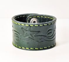 Hey, I found this really awesome Etsy listing at https://www.etsy.com/listing/712057415/green-leather-cuff-green-leather Stitch Techniques, Lock Stitch, Leather Hair Accessories, Country Jewelry, Saddle Stitch, Geek Jewelry, Bullet Jewelry, Cowgirl Jewelry, Steampunk Necklace