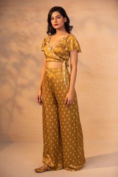 Crop Top And Pants, Haldi Outfit, Western Outfits Women, Pants Fabric, Wrap Crop Tops, Satin Color, Summer Chic, Indo Western