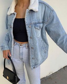 Sherpa Jean Jacket Outfit, Demin Jacket Outfits, Fall Fashion Coats, Jenner Outfits, Jeans Jacket