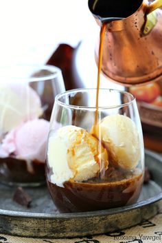 Ice Cream With Coffee, Affogato Recipe, Chocolate Gelato, Homemade Snickers, Snickers Bar, Summer Recipe, Coffee Ice Cream, Ice Cream Desserts, Chocolate Drinks