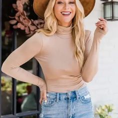 Pink Lily’s End of Season Sale is such a good one and has up to 75% off over 400 items! This sale pretty much has it all and for really affordable prices too. Including sweaters, jeans, leggings, coats, beanies, blouses, shackets, self-tanner, I mean I could go on forever! I’ve linked my favorites and also shared what I’ve added to my cart! #womensclothing #boutqiuelooks #salealert #blackdress #plaidshacket #bodysuit Color Block Tshirt, Oatmeal Sweater, Pink Lillies, Basic Blouses, Black Faux Leather Leggings, Winter Outfit Inspiration, Self Tanner, High Waist Fashion, Boatneck Sweater