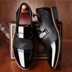 Hot Sale🔥Italian Handmade Leather Shoes✅A Comfortable, Supportive Fit. Walk Like A True Gentleman! Black Formal Shoes, Loafer Shoes For Men, Mens Casual Leather Shoes, Patent Leather Oxfords, Mens Leather Loafers, Casual Leather Shoes, Black And White Shoes, Leather Oxford Shoes, Brogue Shoes