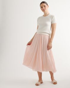 Flattering, flowy, and fully lined. Our high-rise midi skirt is lightweight and has an elastic waistband for a comfortable fit that you can wear all day. Made of low-maintenance, wrinkle-resistant fabric. Silk Skirt Outfit Summer, Pleated Chiffon Skirt, Silk Tee, Silk Midi Skirt, Fall Skirts, Sheer Chiffon, Chiffon Skirt, Pleated Midi Skirt, Silk Skirt