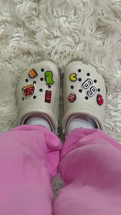 Bone Crocs Aesthetic, Croc Gibbets, Croc Ideas, Jibbitz Ideas, Jibbitz Crocs, Crocs Ideas, Shoes Decoration